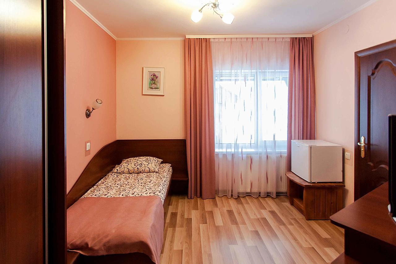 Podolyanka Hotel สลาฟสเก ภายนอก รูปภาพ
