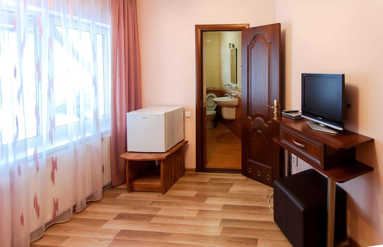 Podolyanka Hotel สลาฟสเก ภายนอก รูปภาพ